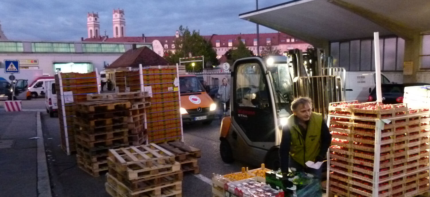 Einkäufe in der Dämmerung, Großmarkt München